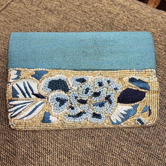 2 chic - Picture 5 of 9